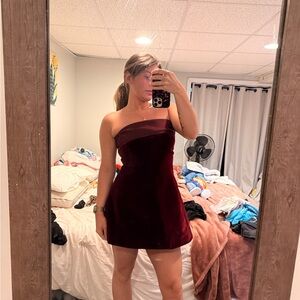 Chic Strapless Burgundy Dress